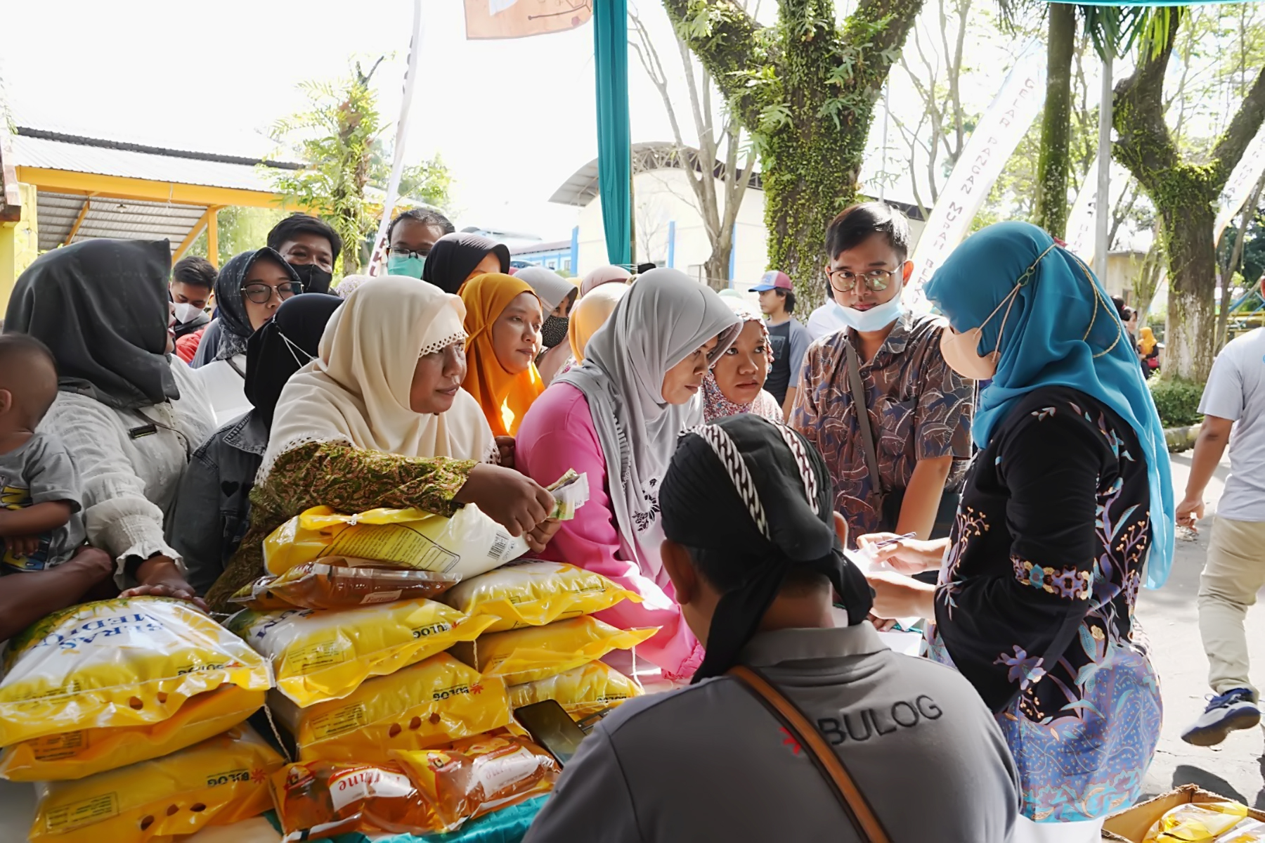 Sembako Murah Langsung Diserbu Warga, Kadis DKPP Lumajang : Harganya di Bawah Pasar
