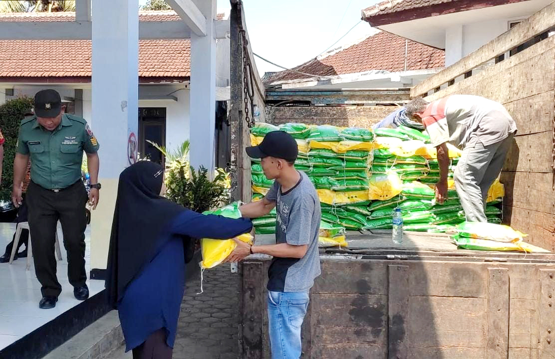 Jaga Stabilitas Harga Beras dan Gula, Pemkab Lumajang Gelar Operasi Pasar di 5 Kecamatan