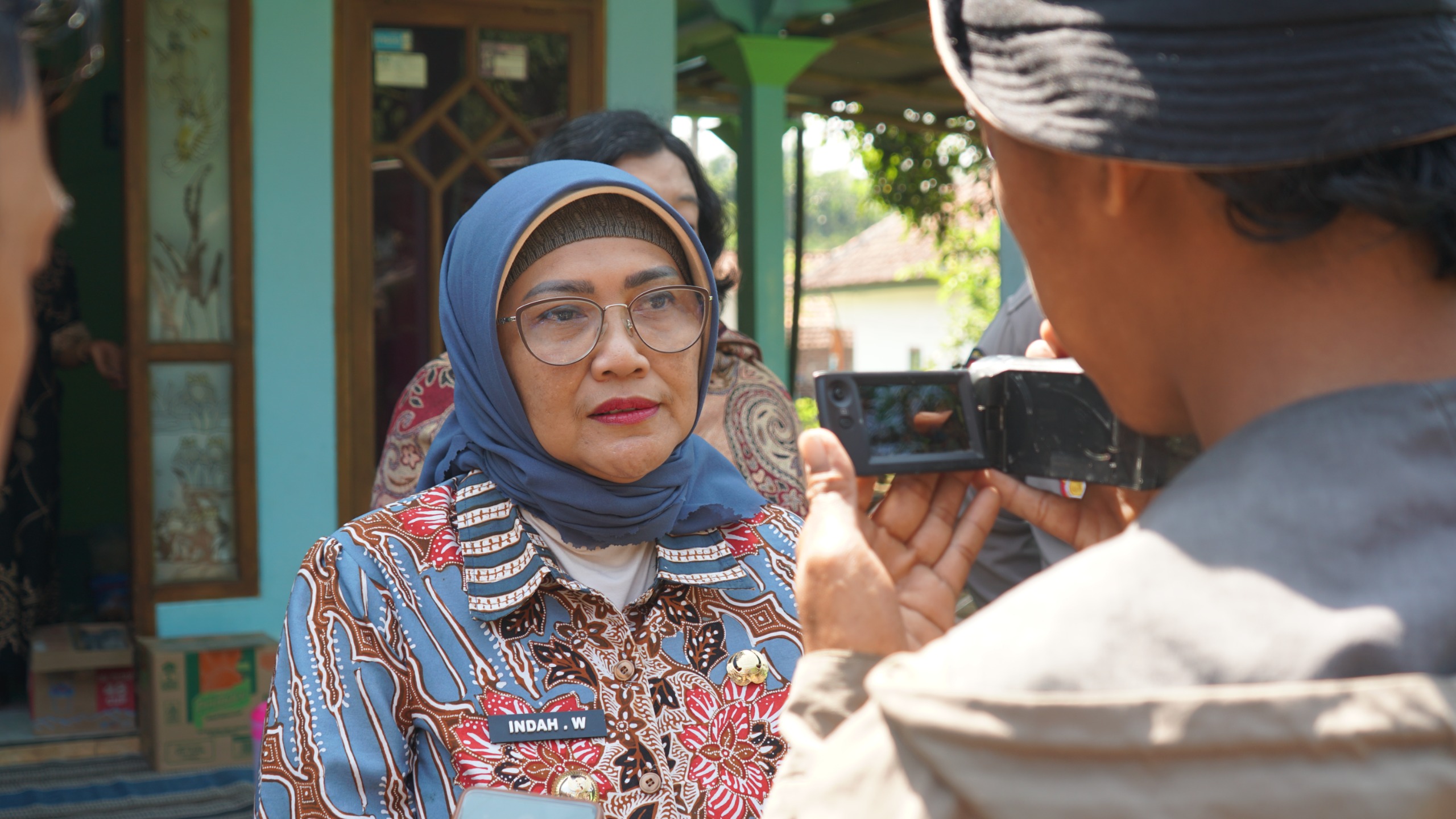 Pj. Bupati Lumajang dan Ketua KPU Sampaikan Takziah atas Meninggalnya Anggota Panwaslu yang Berdedikasi