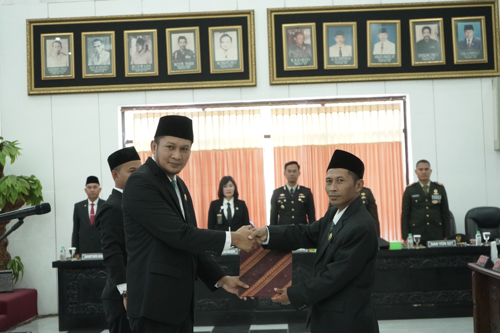 Pj. Bupati Hadiri Sumpah/Janji Pengganti Antar Waktu Anggota DPRD Kabupaten Lumajang